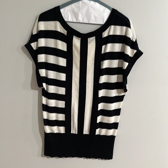 The limited - sweater blouse - Picture 2 of 3